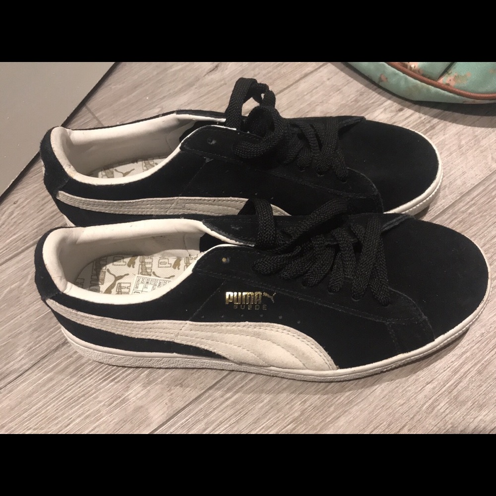 Puma suede shoes size 8 mens or 9.5 women’s